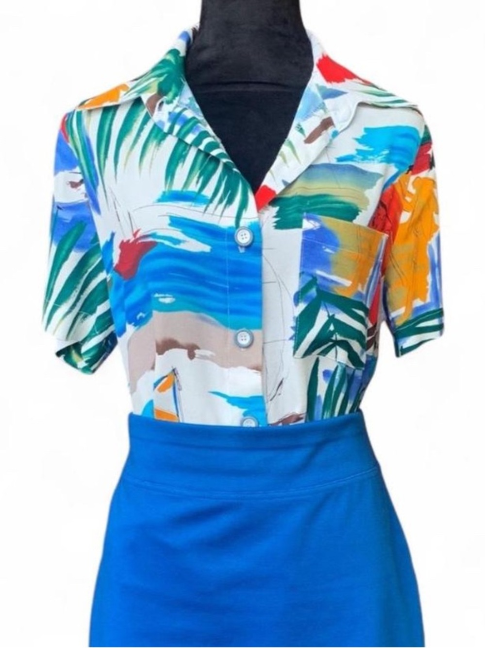 Vintage Coastal Resort Wear Tropical Button Up Shirt with Beach Scene